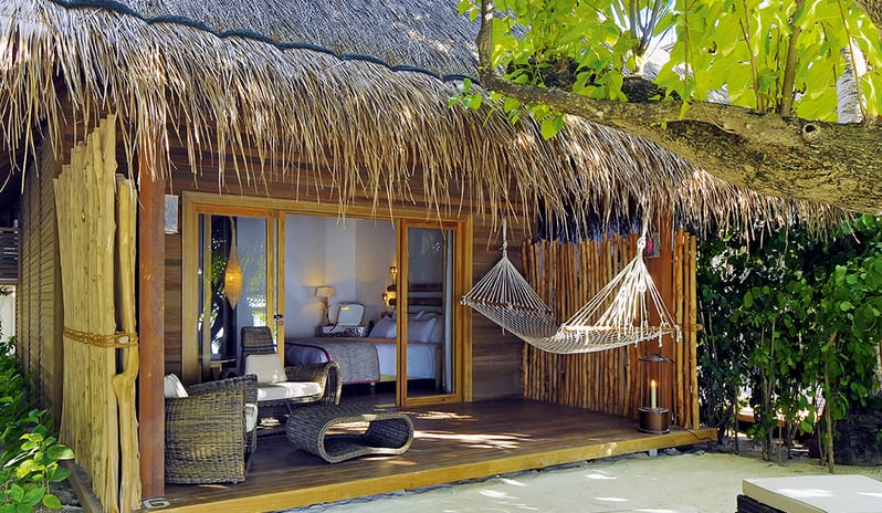 Constance Moofushi-Beach Villa Terrace Exterior_4840